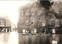10 Hochwasser Ecke Rathaus
